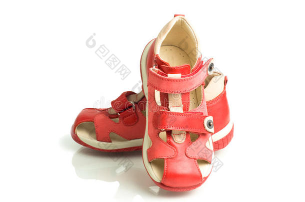 小红童鞋。
