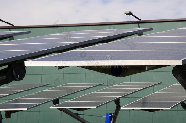 可再生能源：太阳能电池板