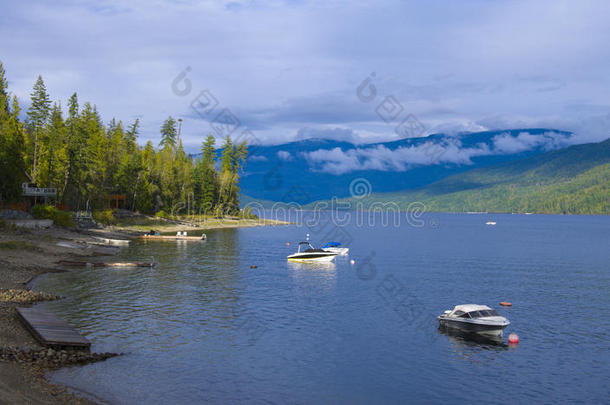 shuswap<strong>湖湖</strong>滨<strong>地产</strong>