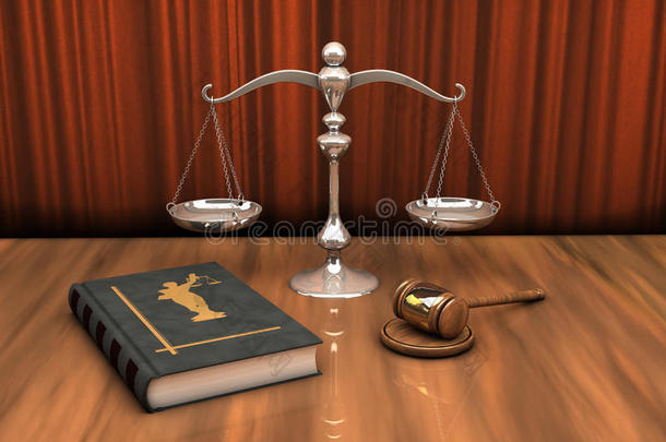 桌上的木槌、<strong>天平</strong>和<strong>法律</strong>书