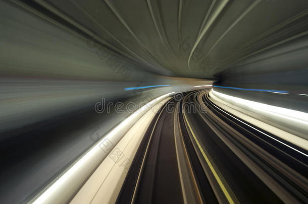 地铁隧道弯道