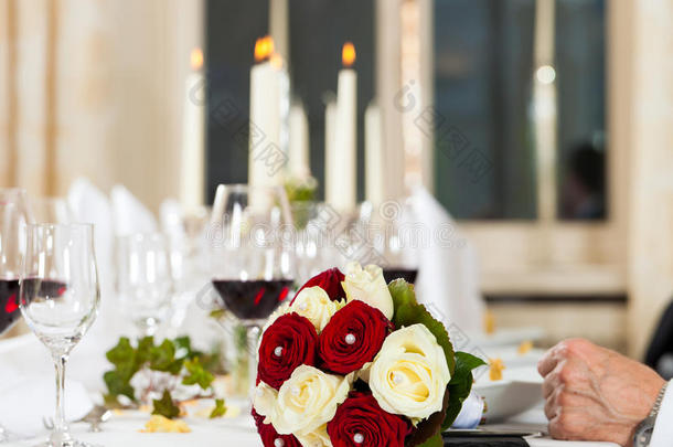婚宴桌上的花束