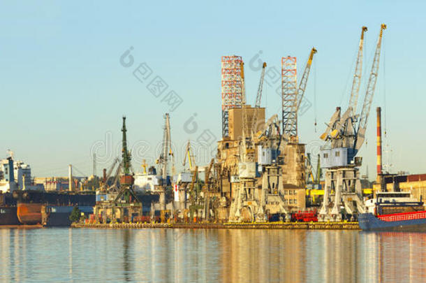 港口和造船厂
