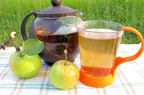 果茶苹果茶户外饮用