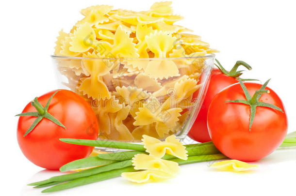 意大利意大利面食配番茄和新鲜<strong>大葱</strong>