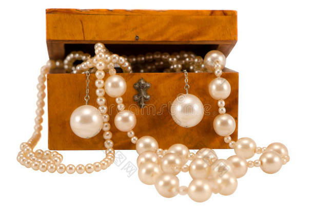 复古木盒珍珠首饰白色隔离