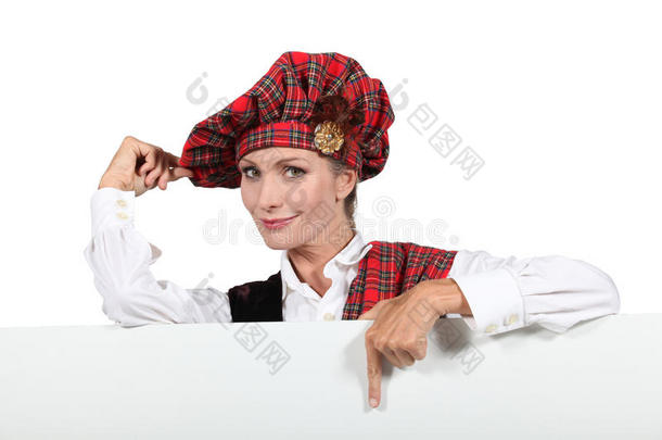 穿传统服装的苏格兰妇女