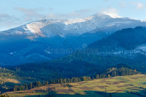 <strong>初冬</strong>雪山秋山