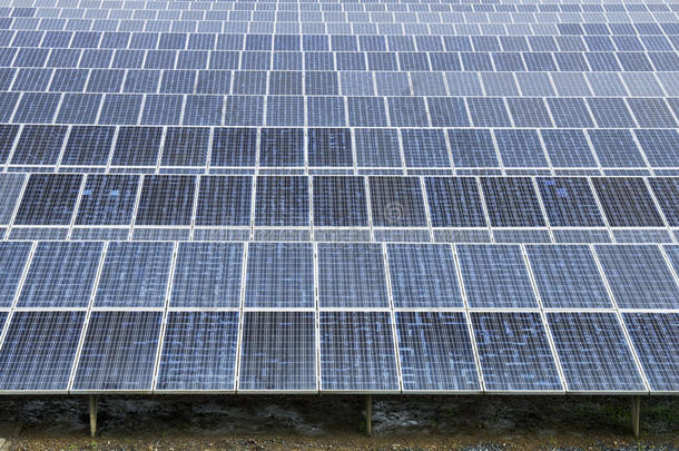 利用可再生能源的太阳能发电厂