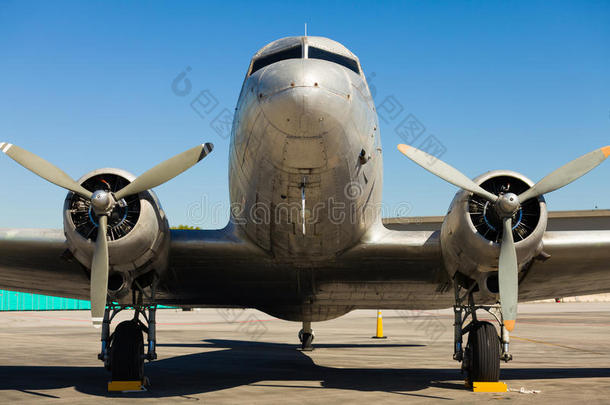 老式dc-3飞机