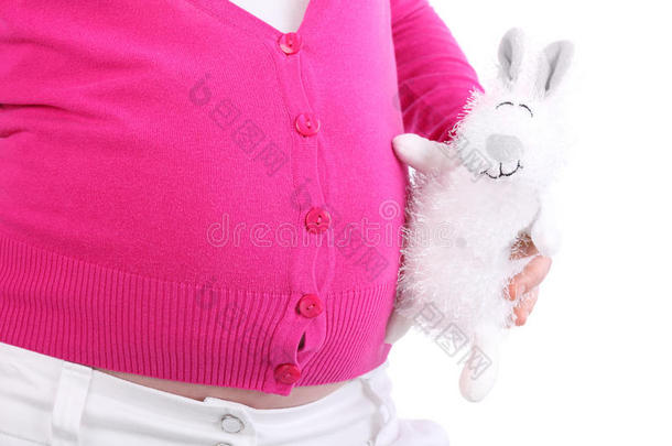 玩具兔子摸孕妇肚子