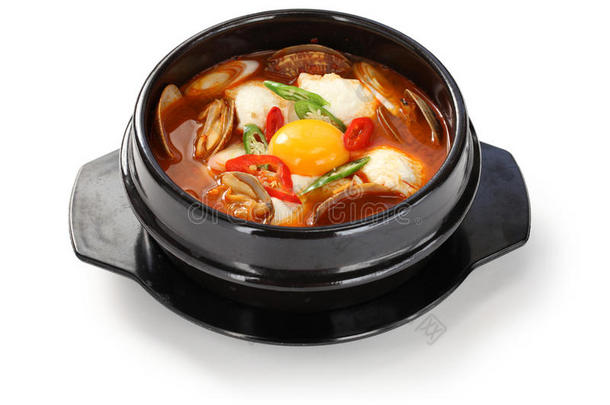 <strong>韩式料理</strong>：sundubu jjigae