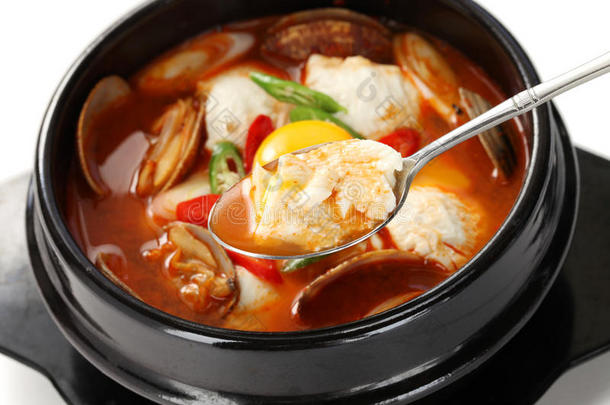 <strong>韩式料理</strong>：sundubu jjigae