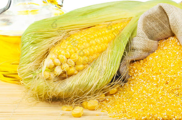 玉米、玉米粉和<strong>玉米油</strong>的成分