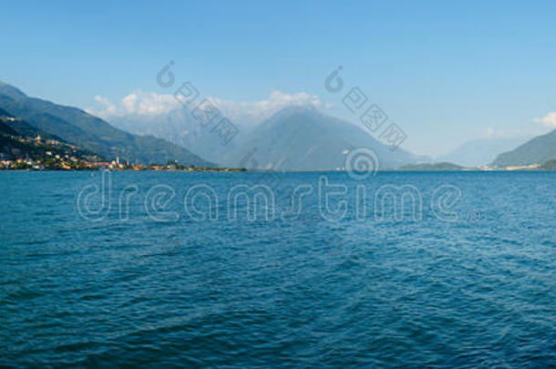 科莫湖（意大利）夏夜全景。