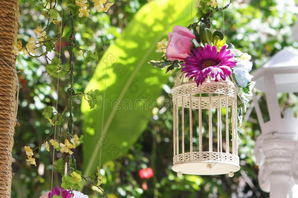 婚庆装饰鸟笼，自然背上有花