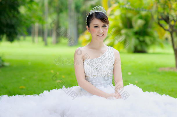 穿婚纱的中国新娘