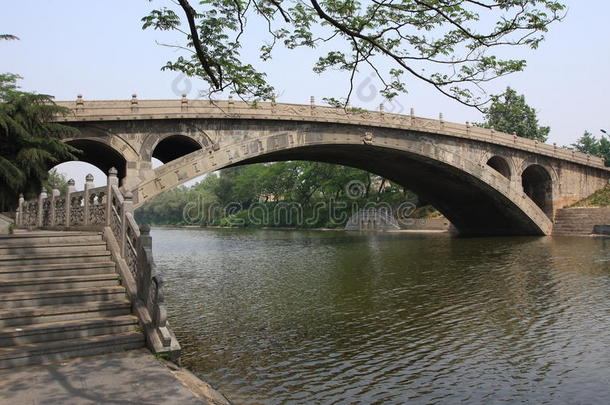 最古老的石拱桥