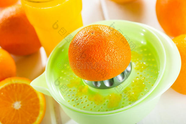 新鲜水果橙汁<strong>榨汁</strong>机