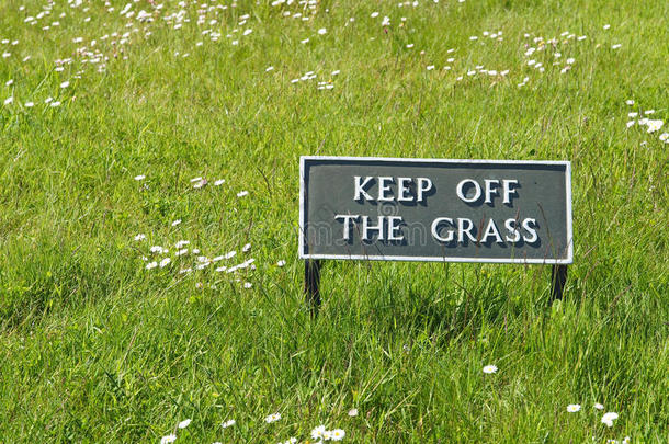 请勿靠近草地标志