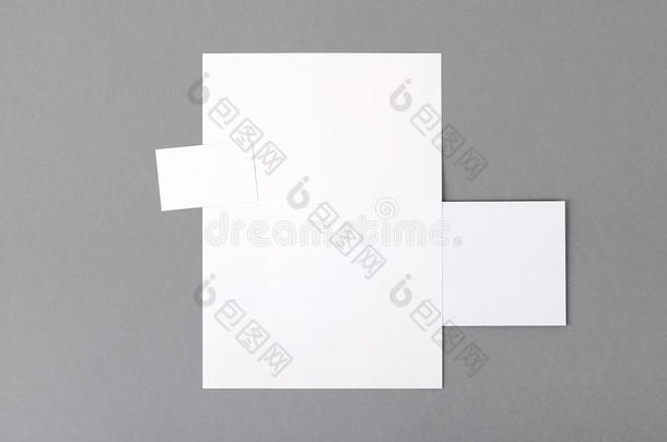 空白基本信纸。平信头、名片、信封