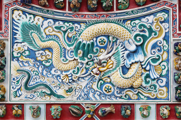 泰国墙上的中国龙纹
