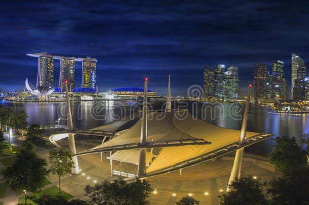 黄昏的新加坡中央商务区天际线