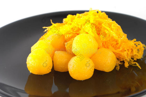 金蛋黄滴和捏金蛋黄