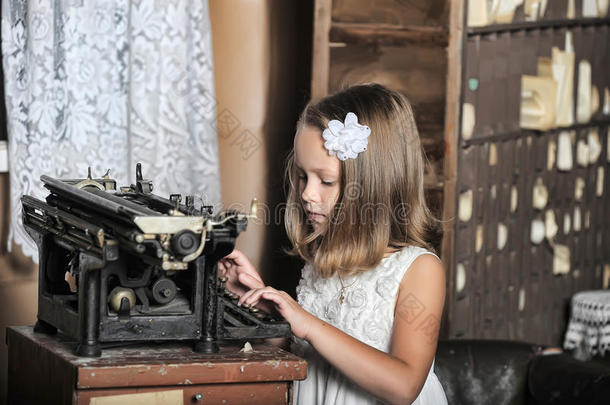 复古打字机女孩
