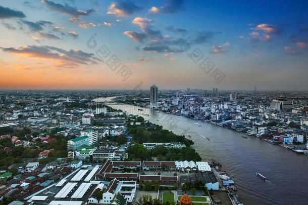 城市天际线，<strong>湄南河</strong>，曼谷，<strong>泰国</strong>。