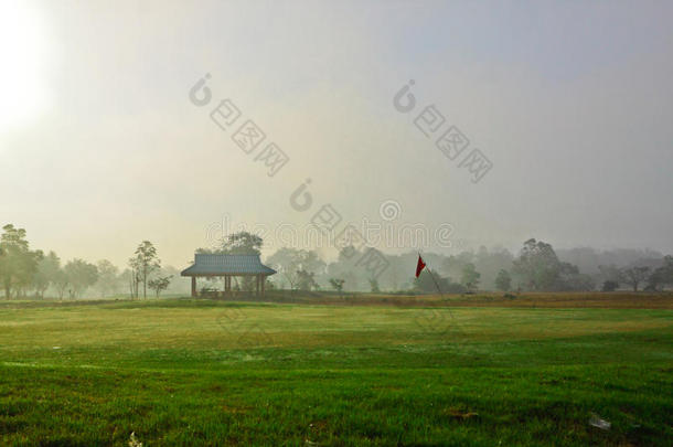 清晨的高尔夫球场和风景