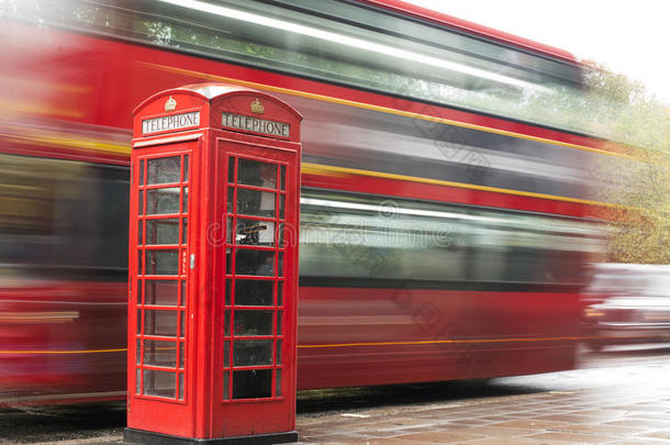 伦敦的<strong>红色</strong>电话<strong>出租车</strong>和公共汽车。