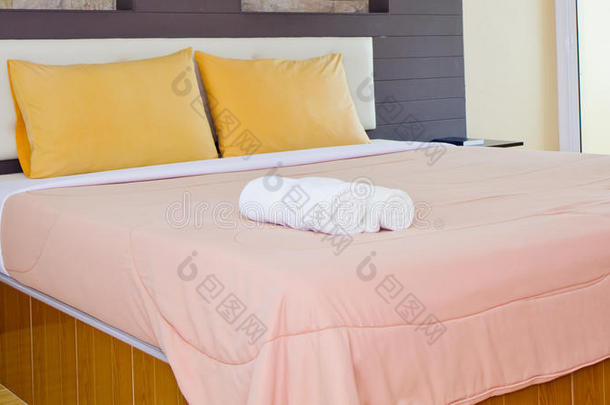 床床上用品卧室床边毯子