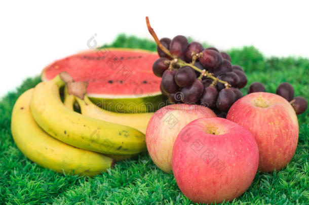苹果、葡萄、西瓜和香蕉都是水果的清凉功效
