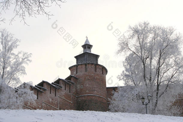 冬天，克里姆林宫在下诺夫哥罗德的城墙和塔。右