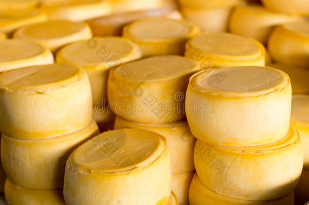 库斯科奶酪市场上的一堆秘鲁奶酪