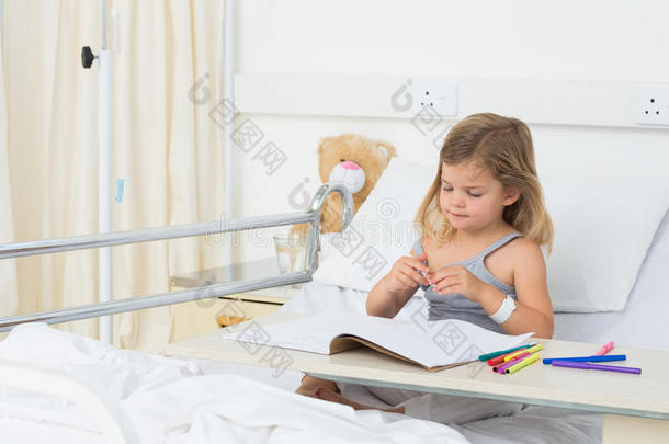 医院里的女孩画册