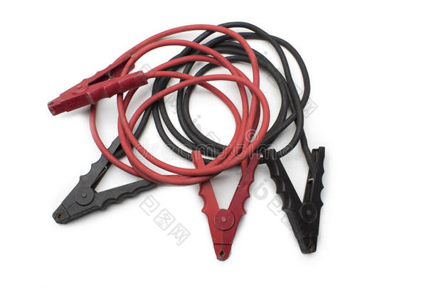红色和黑色跨接电缆