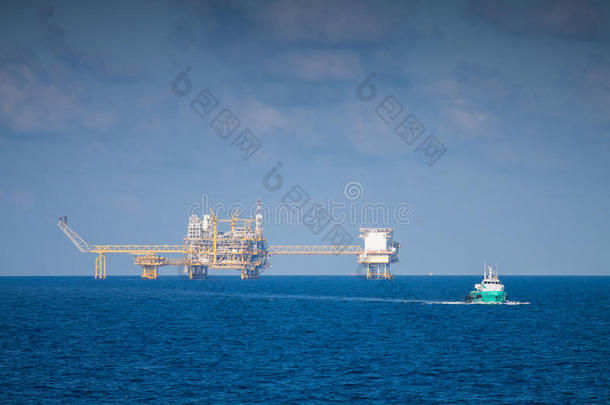 海湾或海上的油气平台、海上石油钻井平台和钻井平台