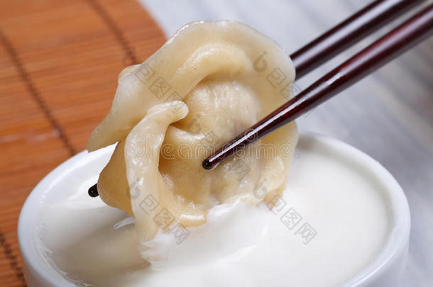 白汁筷子饺子