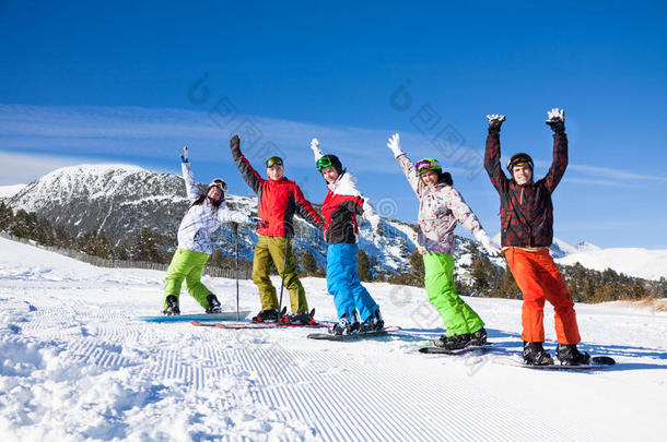 滑雪板，高举双手的天空