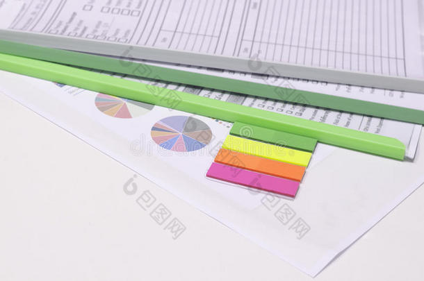 彩色记事本，带有图形和文档文件