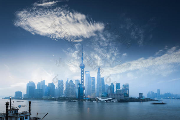 晨曦中的上海之美