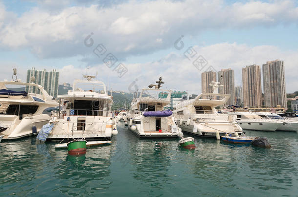 香港仔港有游艇