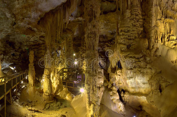 卡拉卡洞穴全景