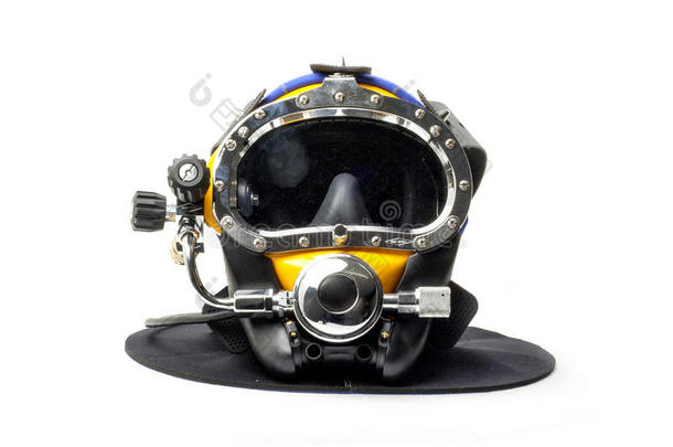现代潜水头盔