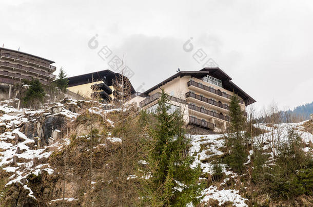 奥地利萨尔茨堡冬季雪山bad gastein滑雪场酒店