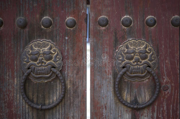 韩国庆州布尔古萨寺的狮子敲门者