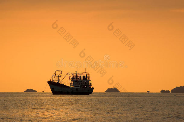 日落时有渔船的海景，荔浦岛，