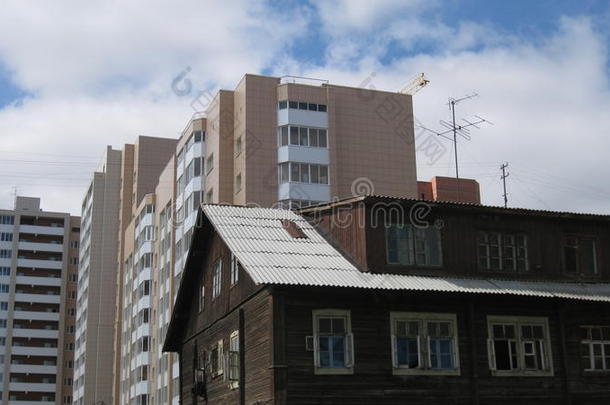 <strong>对比新旧</strong>建筑，俄罗斯西伯利亚。